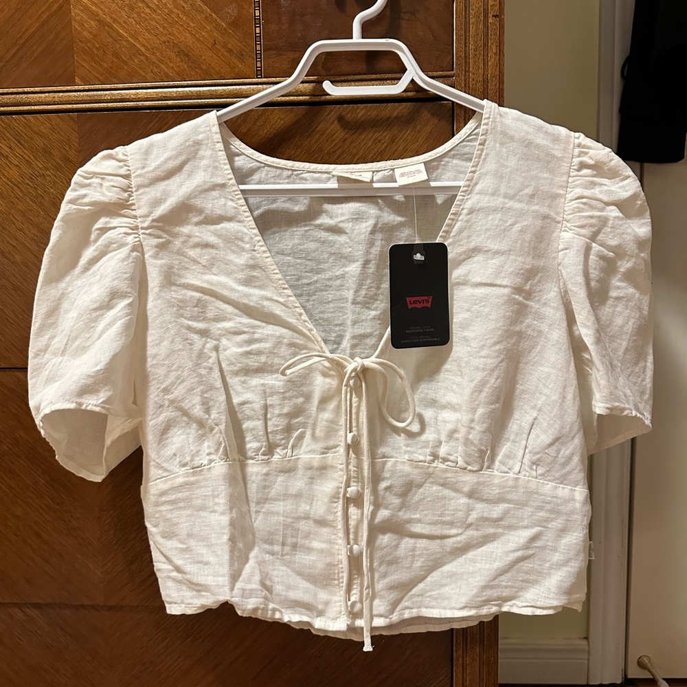 Levi’s short sleeve blouse